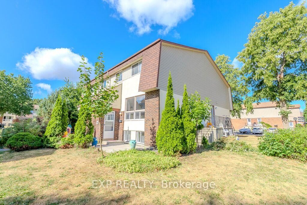 Property Photo: 37 Forester Crescent ON K2H 8Y3