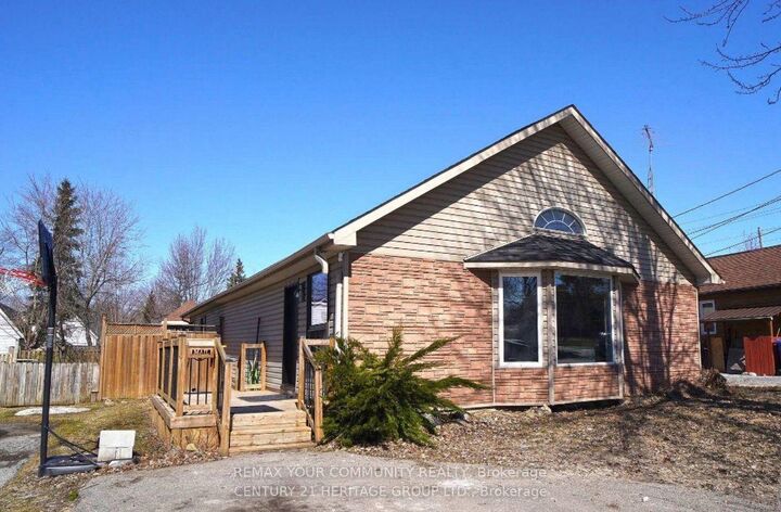 Property Photo:  236 Simcoe Avenue  ON L4P 2H8 