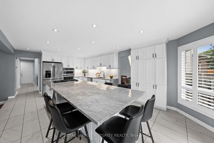 Property Photo: 3 Nakota Way ON K2J 4E9