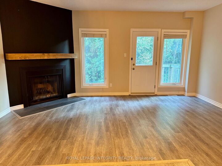 Photo de la propriété:  46 Lightfoot Place  ON K2L 3M2 