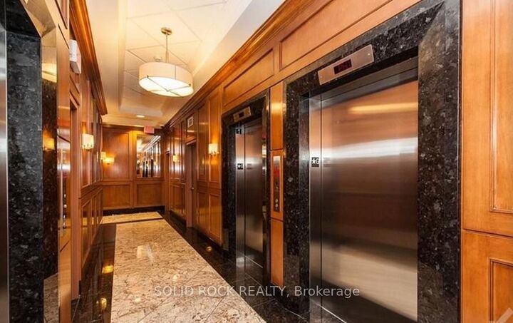 Property Photo: 242 Rideau Street 1805 ON K1N 0B7