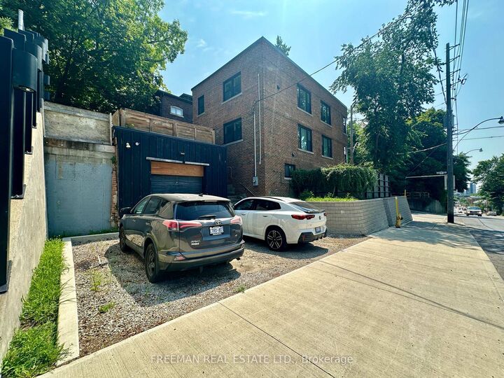 Property Photo:  62 Austin Terrace 2  ON M5R 1Y6 