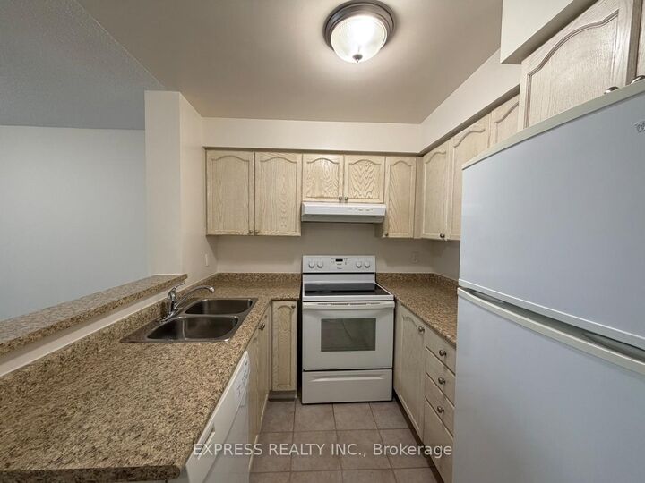 Property Photo: 29 Pemberton Avenue Lph06 ON M2M 4L5