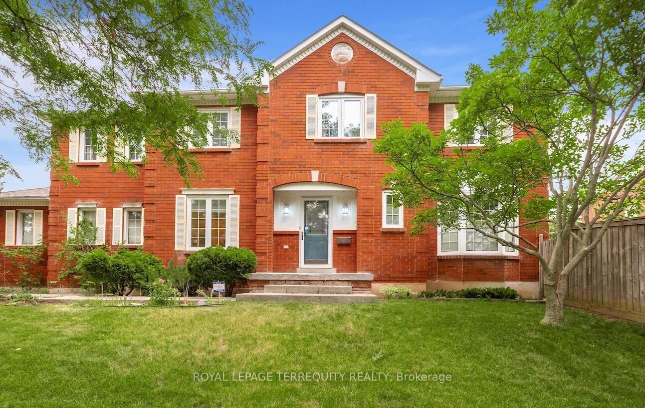 Property Photo: 5577 Haddon Hall Road ON L5M 5G4