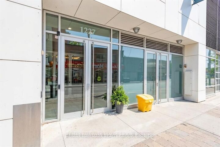 Property Photo: 1227 Wellington Street W 702 ON K1Y 0G7