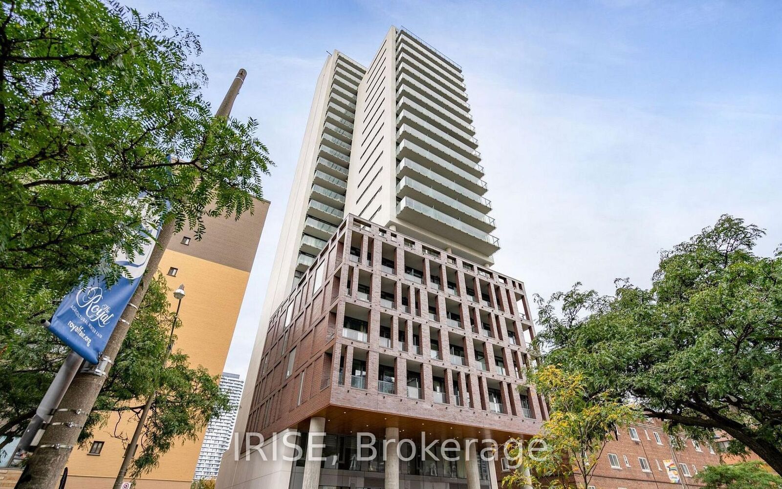 Property Photo:  81 Wellesley Street E 1808  ON M4Y 0C5 
