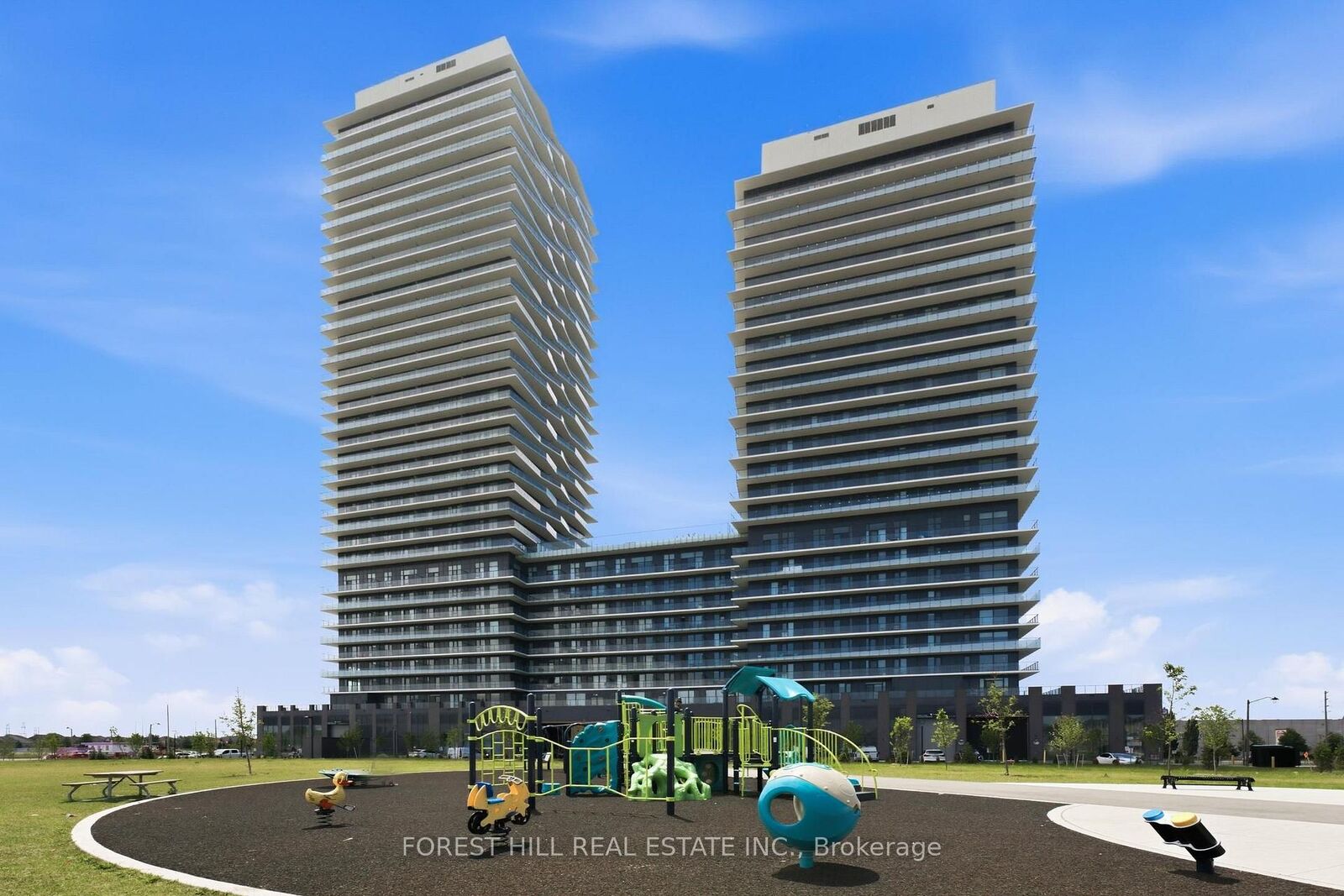 Property Photo:  15 Skyridge Drive 1517  ON L6P 4S3 