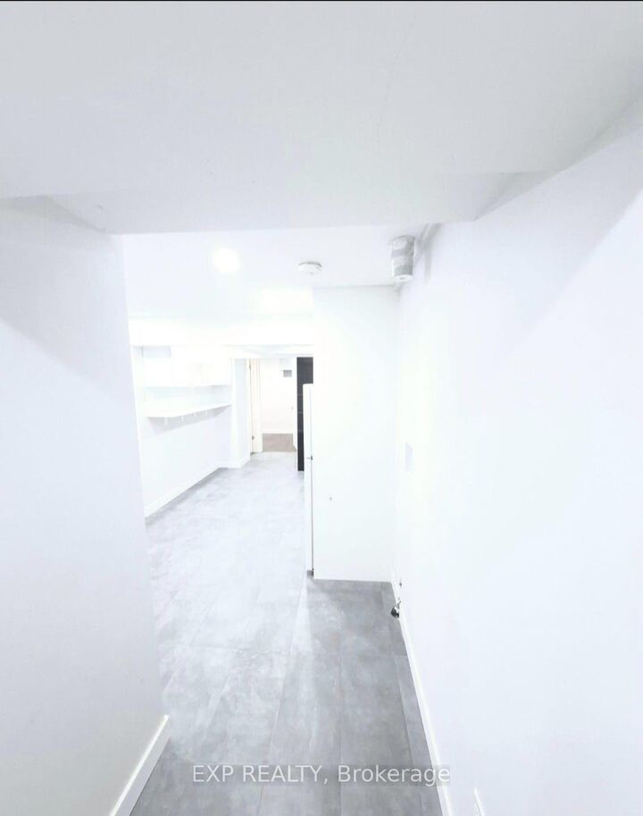Property Photo:  1266 Northmount Street  ON L1G 7M8 