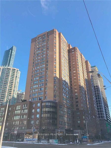 Property Photo:  633 Bay Street 511  ON M5G 2G4 