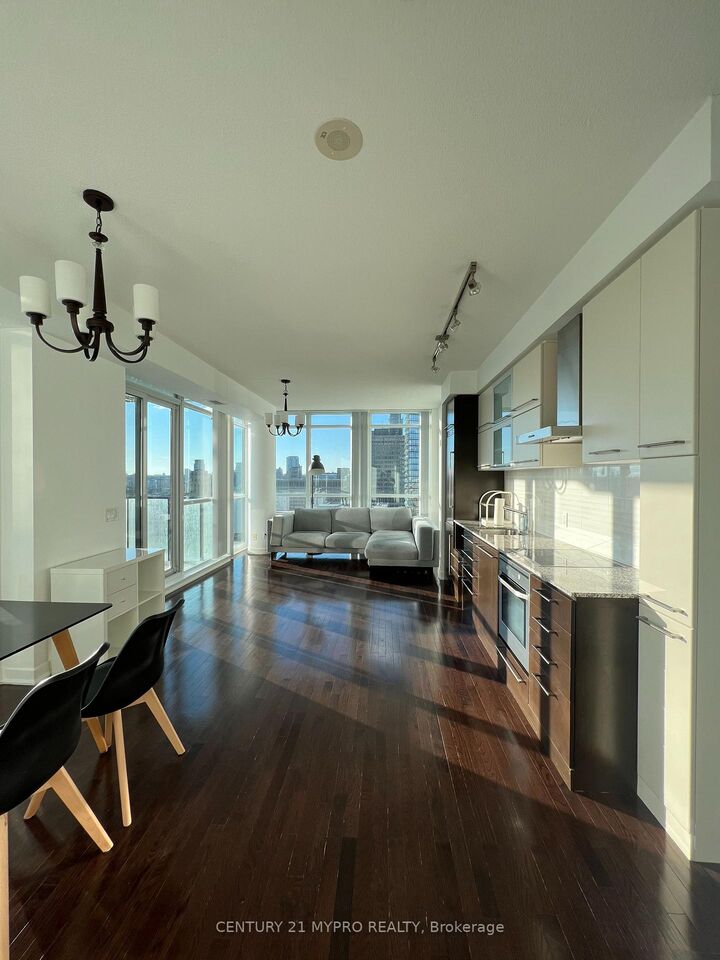 Property Photo: 770 Bay Street 2401 ON M5G 0A6
