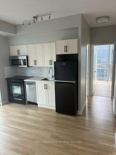 Property Photo:  126 Simcoe Street 1707  ON M5H 4E6 