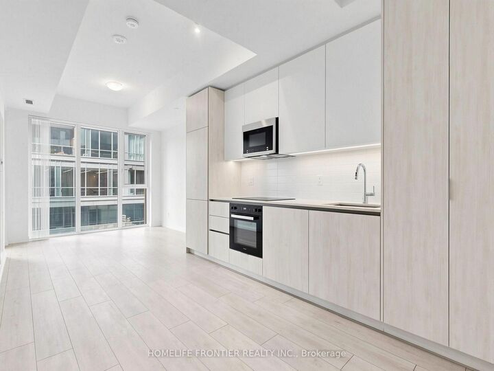 Property Photo:  400 King Street W 719  ON M5V 1K2 