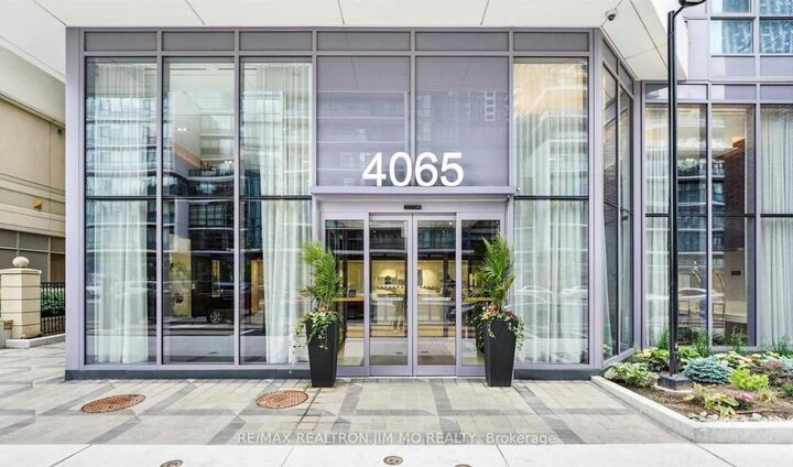 Property Photo: 4065 Confederation Parkway 1204 ON L5B 0L4