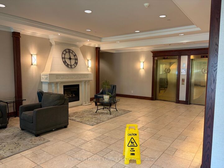 Property Photo: 2545 Erin Centre Boulevard 1504 ON L5M 6Z9