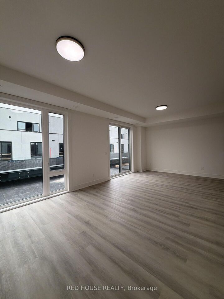 Photo de la propriété:  157 Everett Common  ON L2P 0G7 