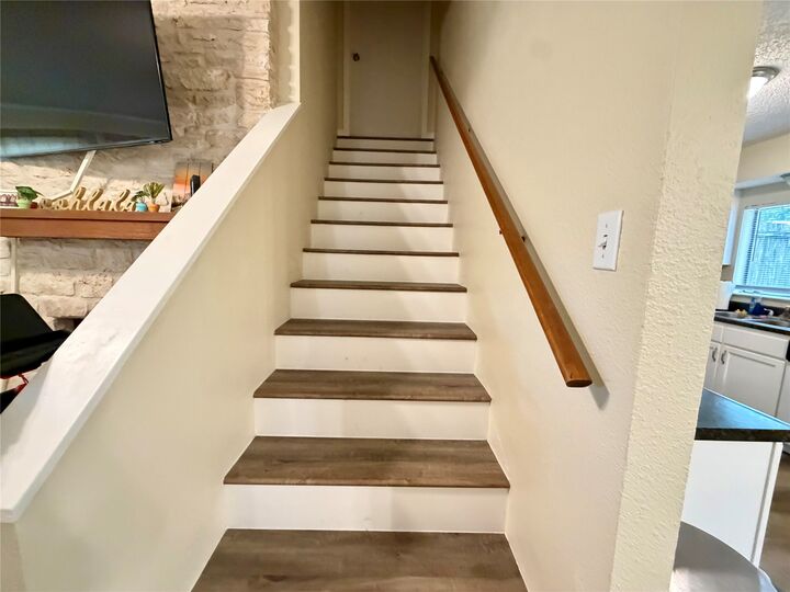 Property Photo: 800 Terrell Hill Drive TX 78704