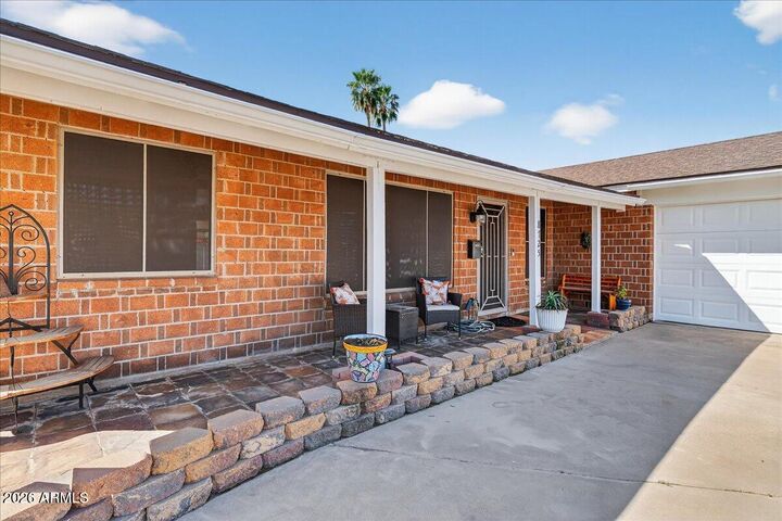 Property Photo: 8725 E Jackrabbit Road AZ 85250