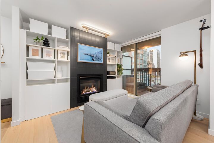 Property Photo: 969 Richards Street 1203 BC V6B 1A8