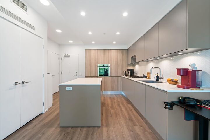 Property Photo: 3809 Evergreen Place 202 BC V3J 0M1