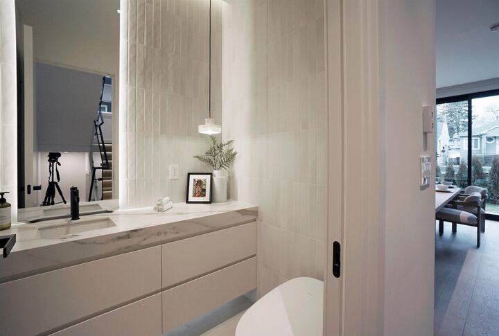 Property Photo: 4634 W 15th Avenue 1 BC V6R 3B6