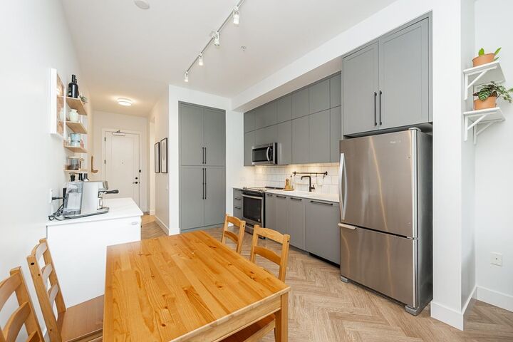 Property Photo: 14968 101A Avenue 202 BC V3R 0E8