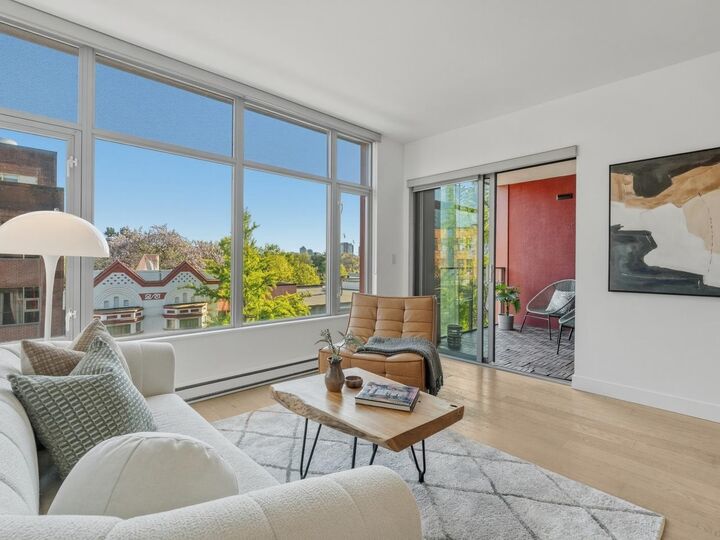 71 E Pender Street 403 — photo 1