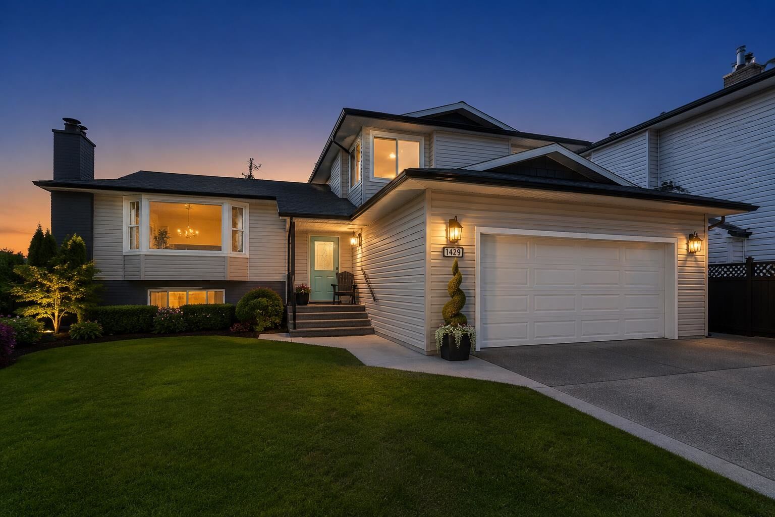 Property Photo:  1429 133A Street  BC V4A 6A2 