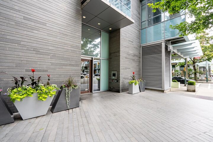 Property Photo: 1111 Alberni Street 3001 BC V6E 4V2
