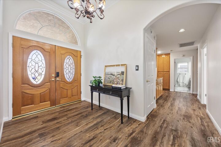 Property Photo: 14005 Austin Creek Avenue CA 93314