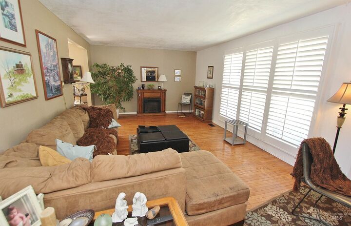 Property Photo:  698 N Eagle Hills Way  ID 83616 