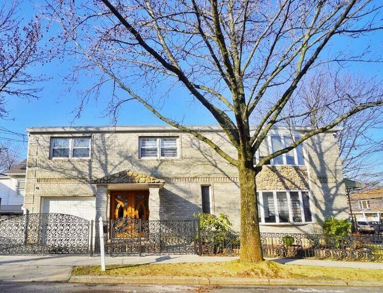 Property Photo: 186 Seneca Avenue NY 10301