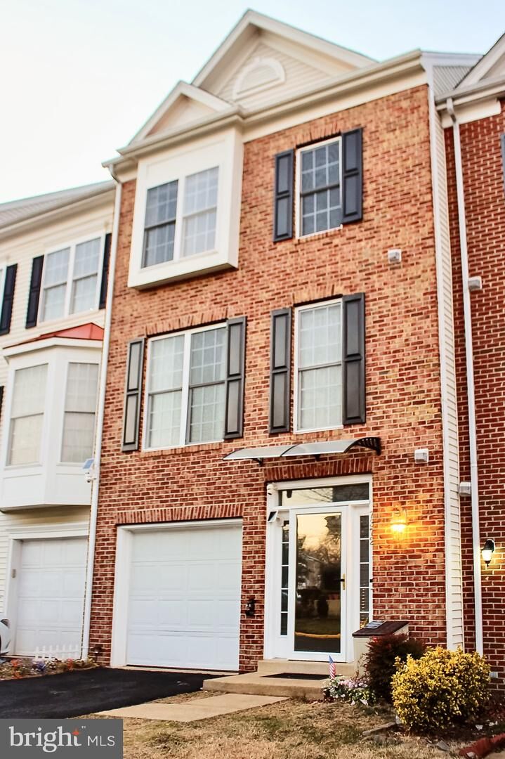 Property Photo: 7372 Ardglass Drive VA 22079