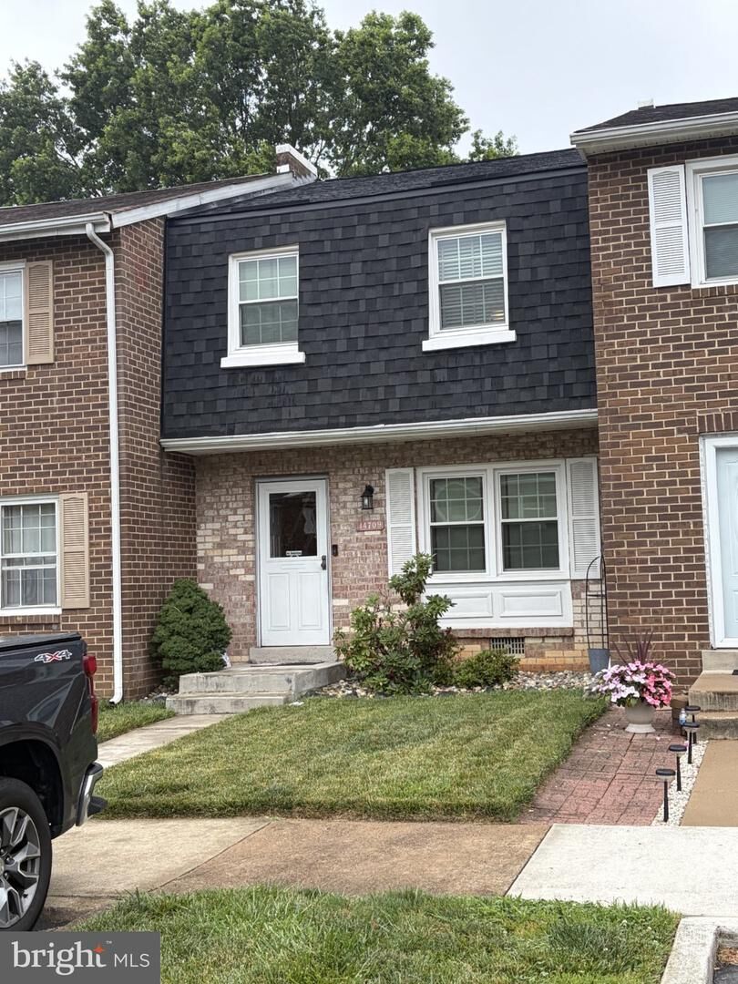 Property Photo: 14709 Endsley Turn VA 22193