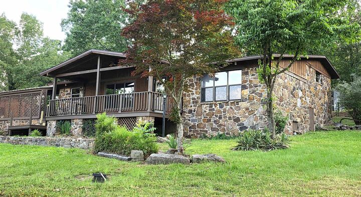 Property Photo:  725 S Bayou  AR 72560 