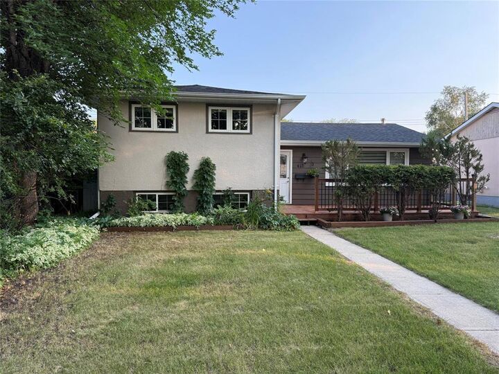 Photo de la propriété:  418 Edward Avenue West  MB R2J 2J1 