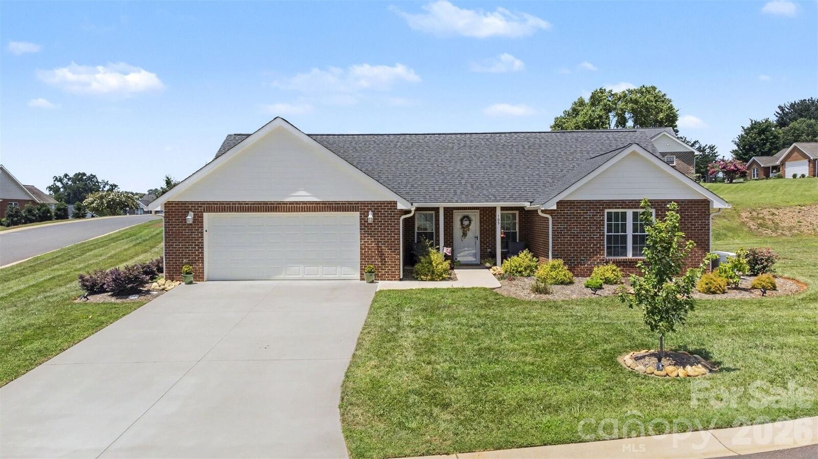 Property Photo: 105 Kingston Place NC 28160
