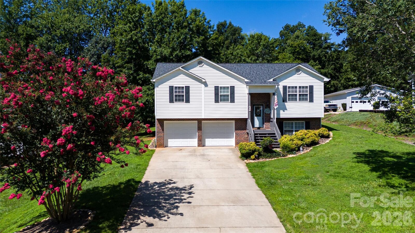 Property Photo: 202 Raintree Lane NC 28655