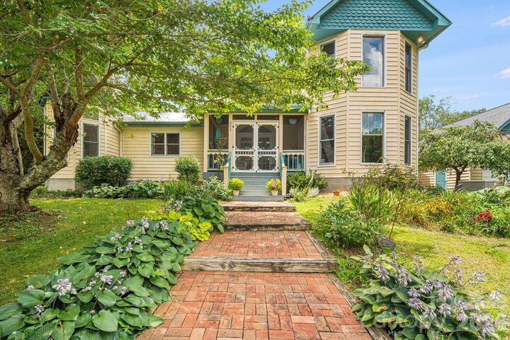 Property Photo: 200 Black Hawk Trail NC 28785