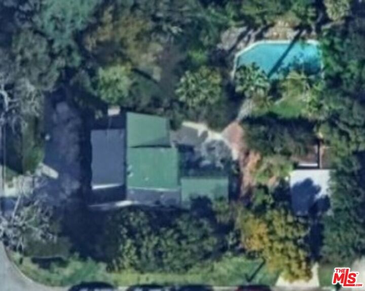 Property Photo:  5904 Mammoth Ave  CA 91401 