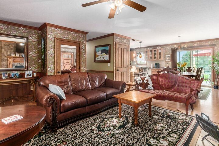 Property Photo:  71 Queensway Court  OH 43028 
