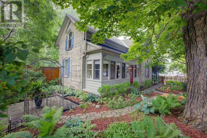Property Photo: 817 Olde Victoria Street ON N2Z 2B4