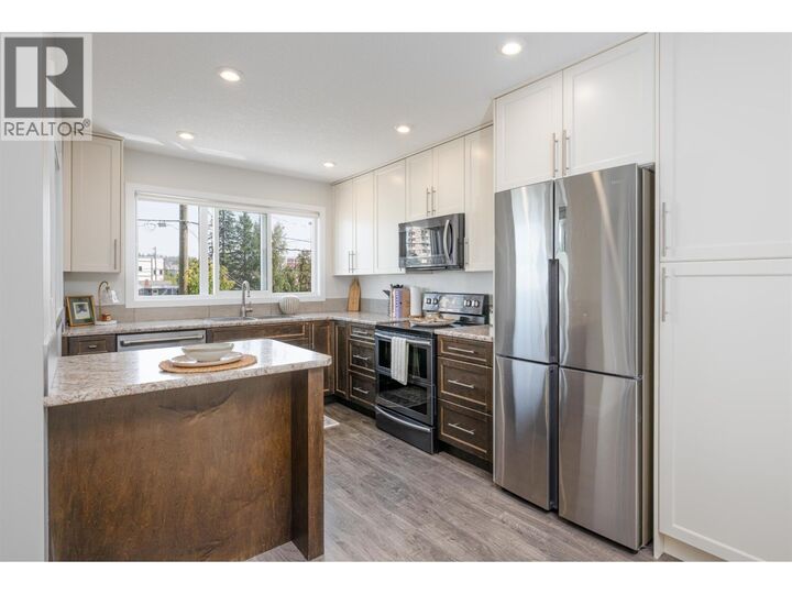 Property Photo: 1740 5th Avenue BC V2L 3M3