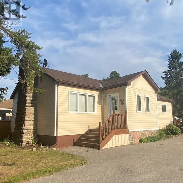 Property Photo: 305 McKenzie Ave E ON P0T 1M0