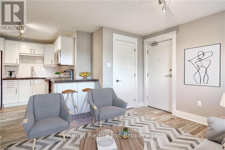 Property Photo: 226 Clarke Street North 3 ON N4S 7M7