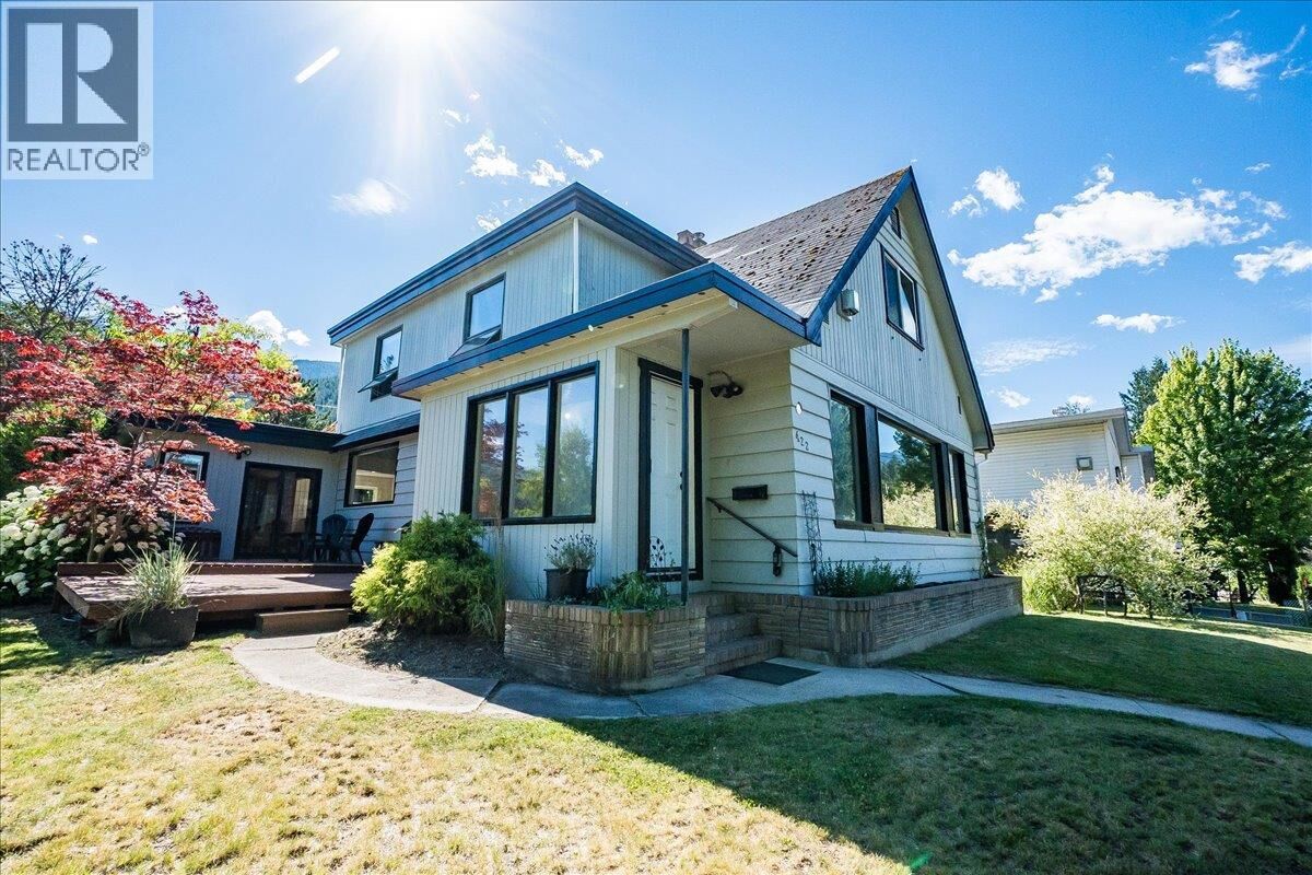 Property Photo: 422 Maple Street BC V1L 2J5