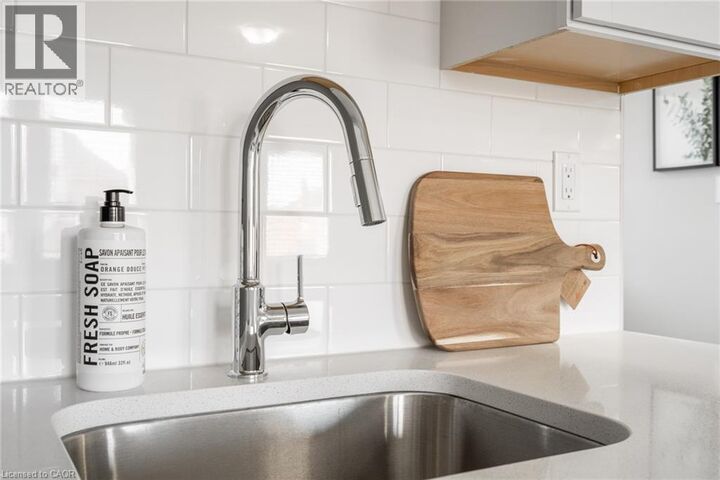 Property Photo: 81 Gibson Avenue 5 ON L8L 6J9