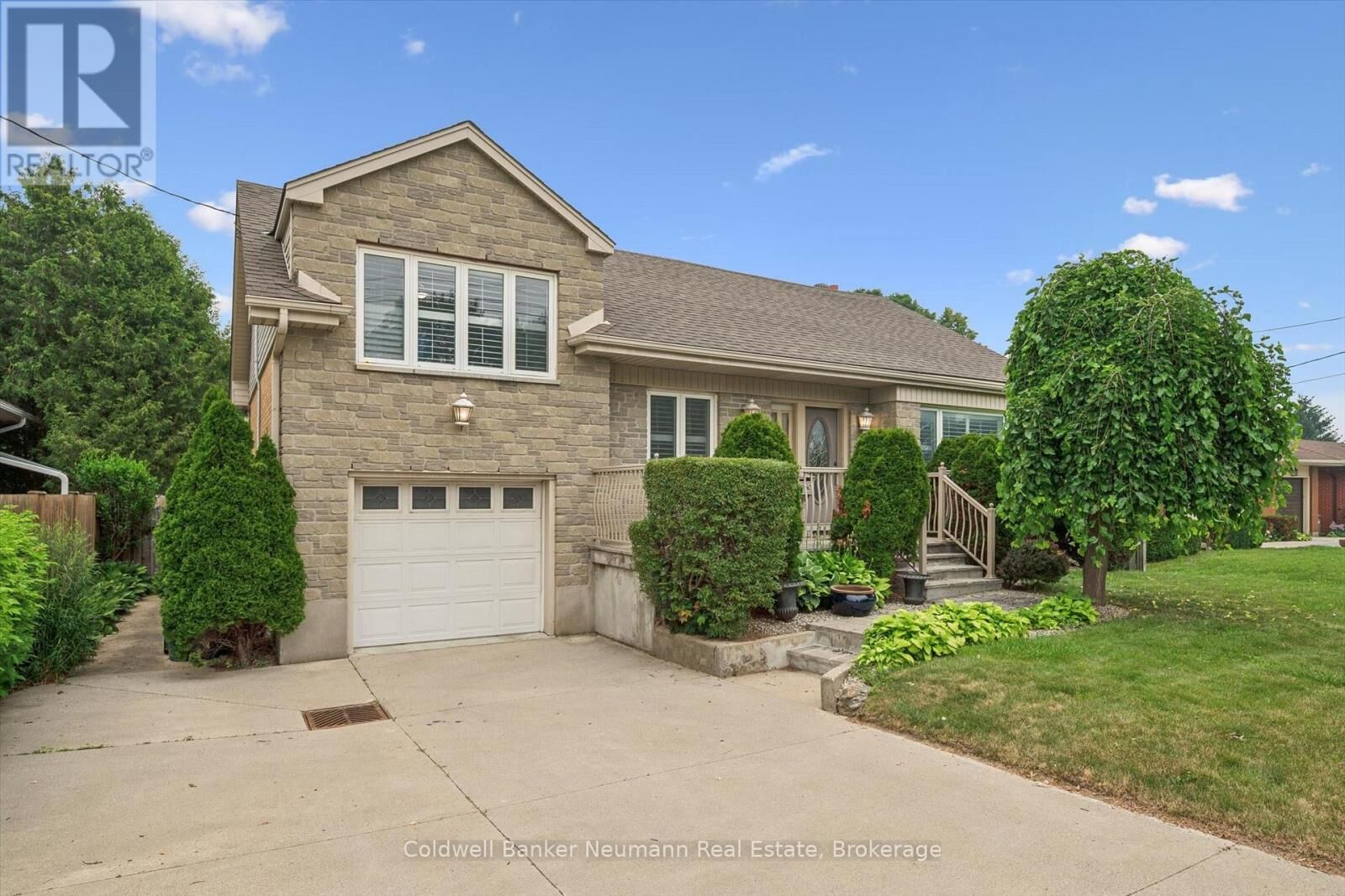 Property Photo: 195 Victoria Road North ON N1E 5H6