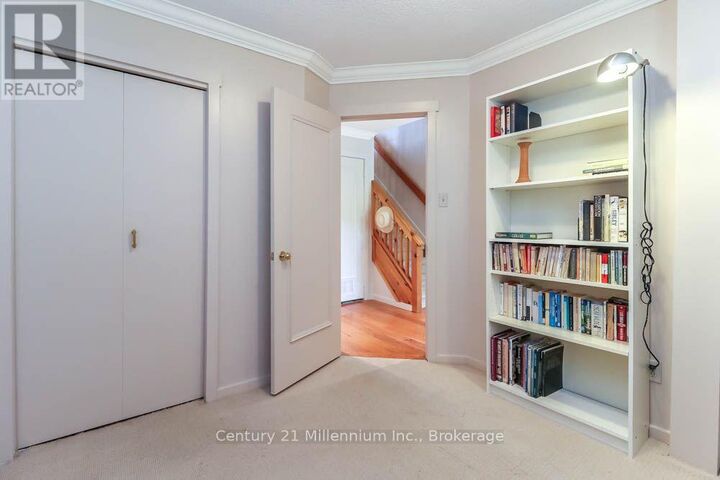 Property Photo: 127 Fairway Crescent 21 ON L9Y 5B4