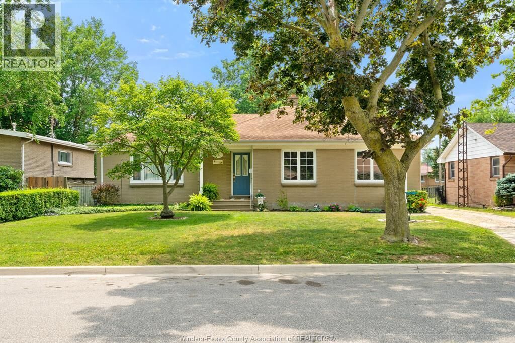 Property Photo: 34 Melrose Avenue ON N8H 2J2