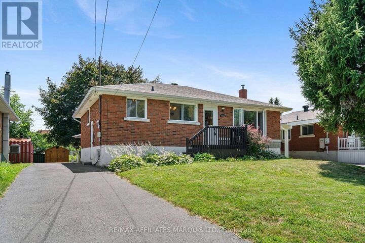Property Photo: 1210 Osborne Avenue ON K6J 1K9